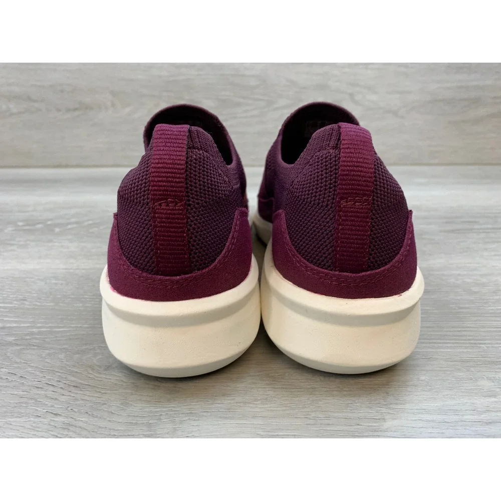 Clarks Nova Women's Sneakers Glint Plum Burgundy Knit Slip On 9 Comfort Shoes